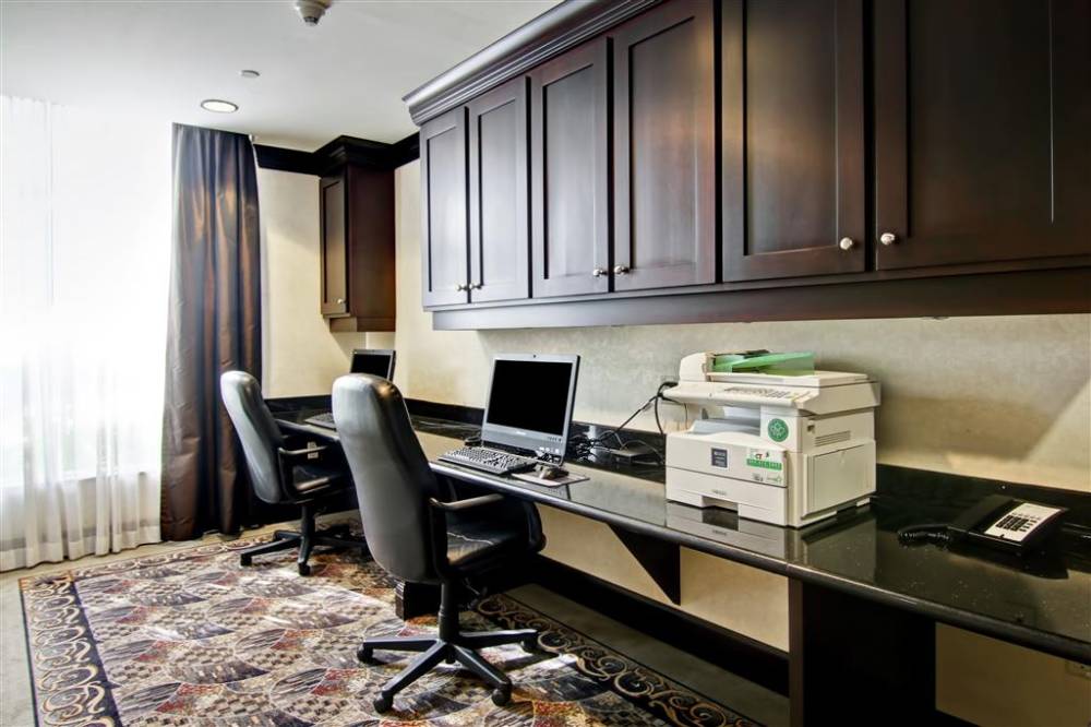 Homewood Suites By Hilton Toronto Airport Corporate Centre 5