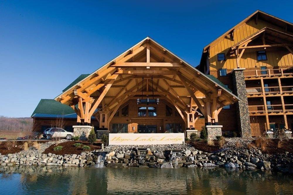 Hope Lake Lodge Entrance