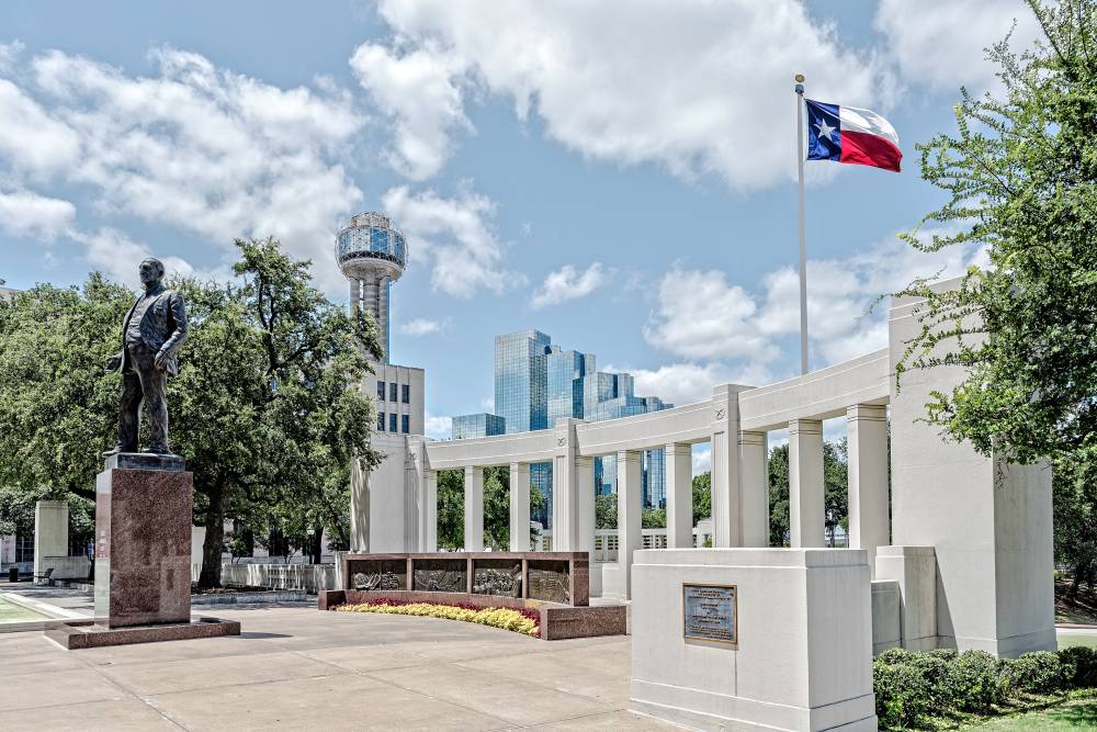 Hotel Indigo Dallas Downtown - Located near Dealey