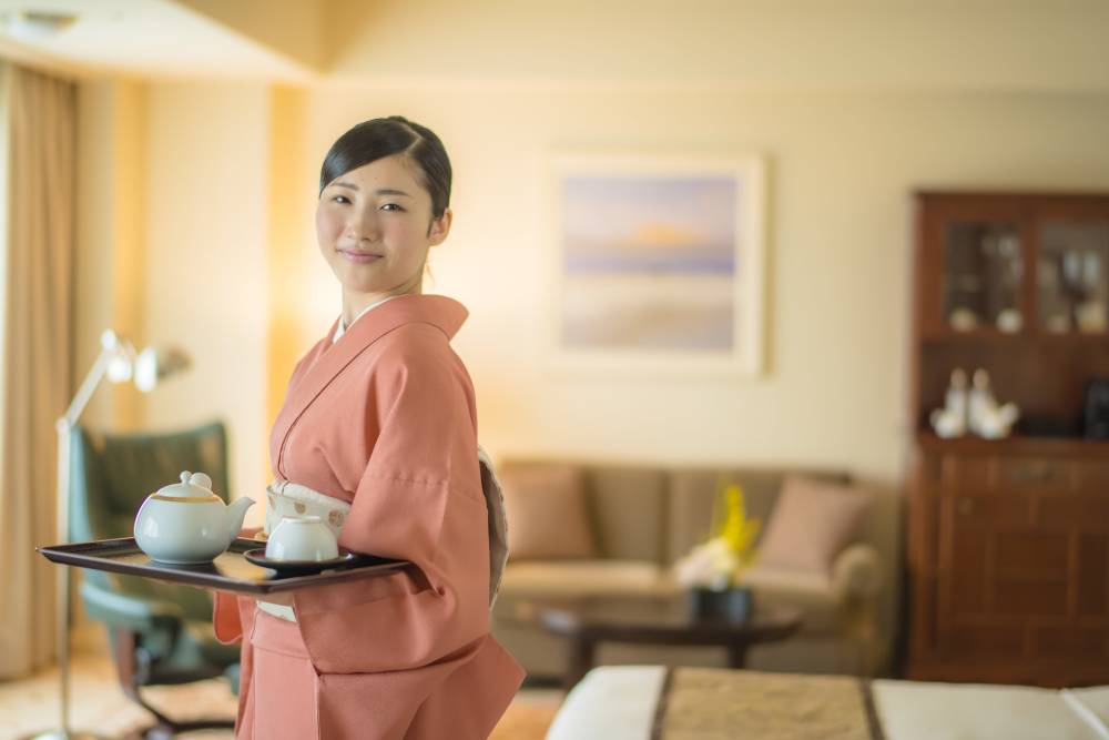 Guest Attendants (Kimono-clad attendants)