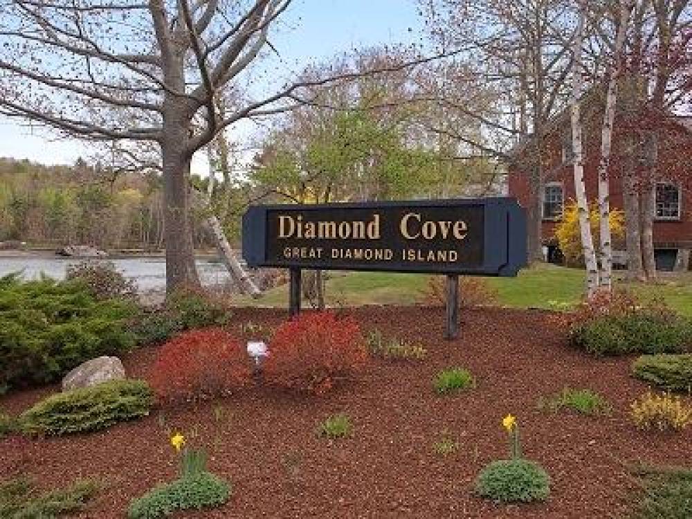 Front of DiamondCove Signre