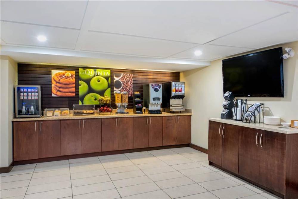 La Quinta Inn Ste Oshawa 4