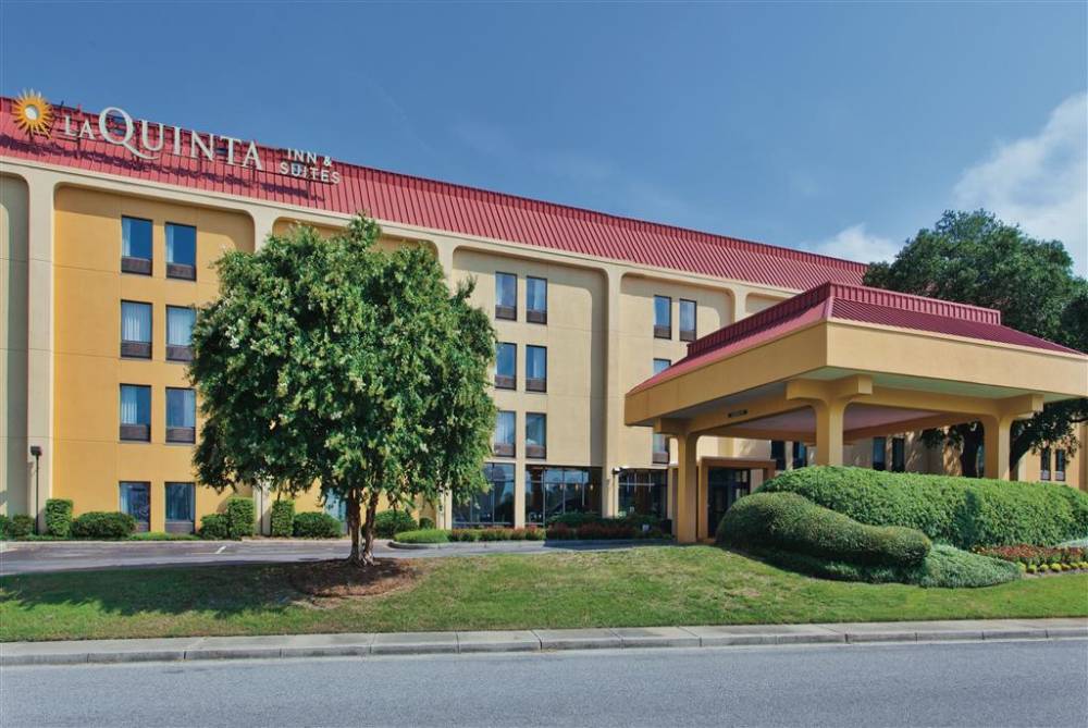 La Quinta Inn & Suites By Wyndham Charleston Riverview 1