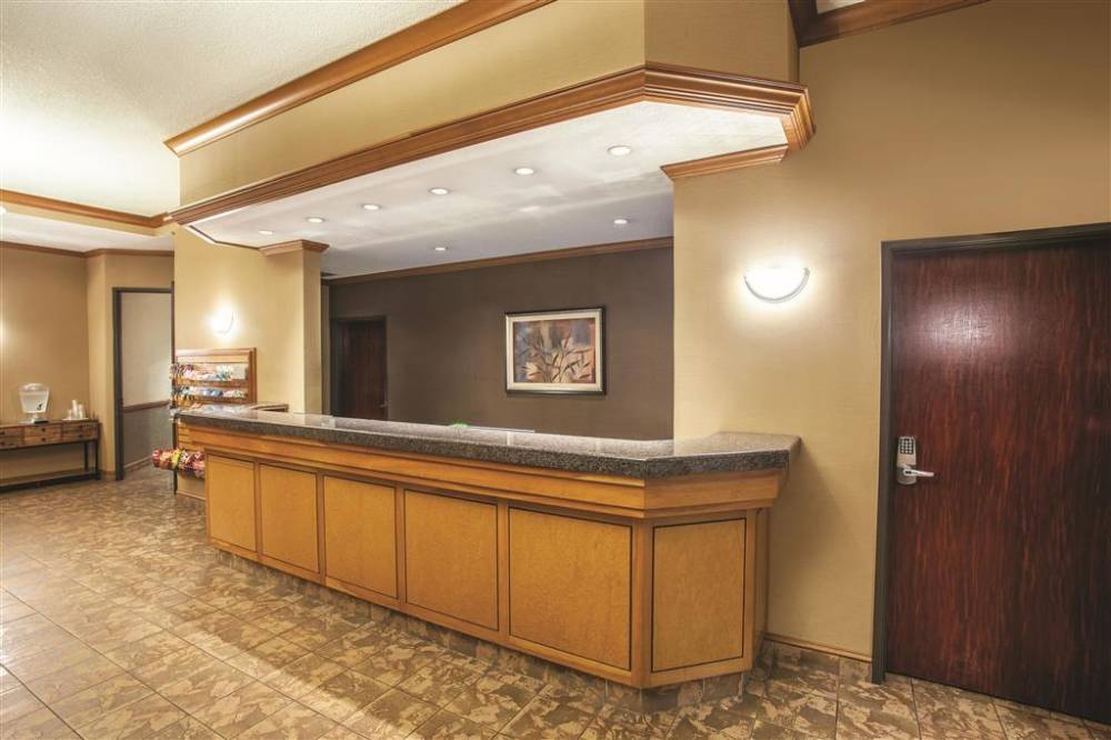 La Quinta Inn & Suites By Wyndham Portland Airport 4