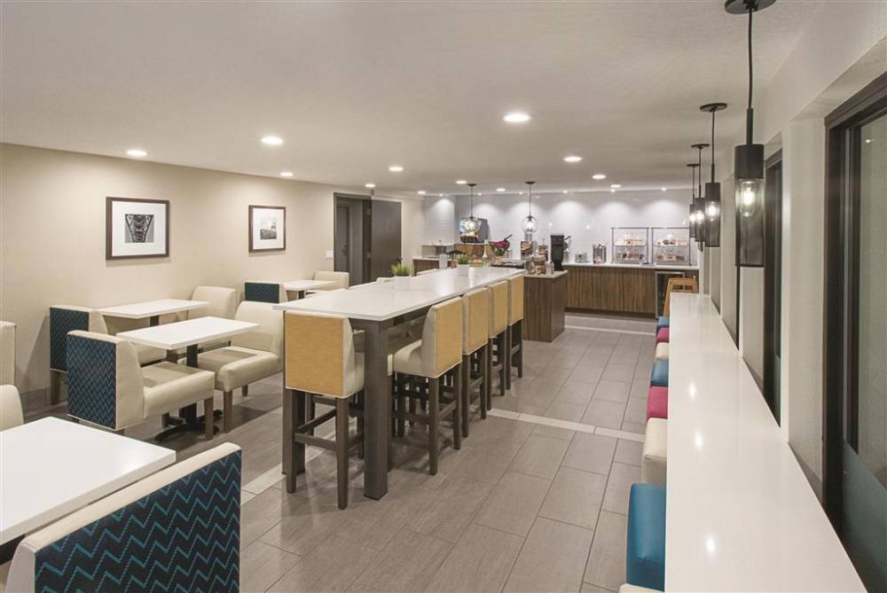 La Quinta Inn & Suites By Wyndham Portland Nw 8