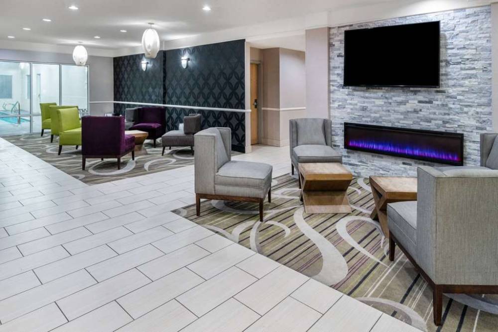 La Quinta Inn & Suites By Wyndham Roswell 5