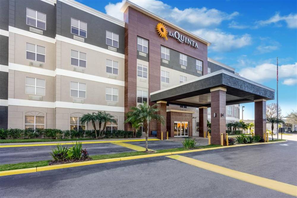 La Quinta Inn & Suites By Wyndham Tampa Central 2