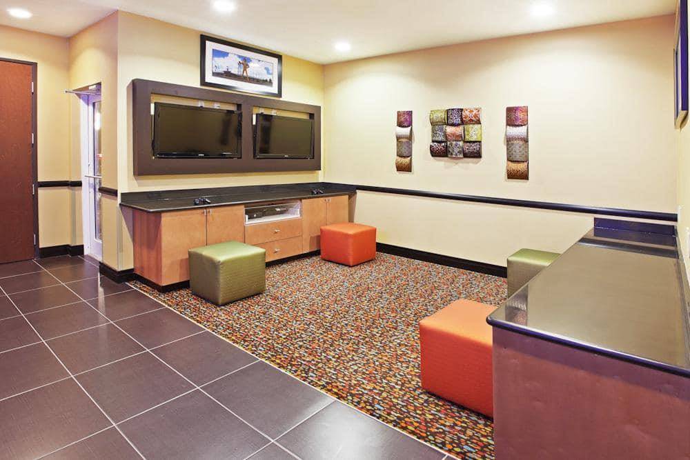 La Quinta Inn & Suites By Wyndham Tulsa - Catoosa Route 66 10