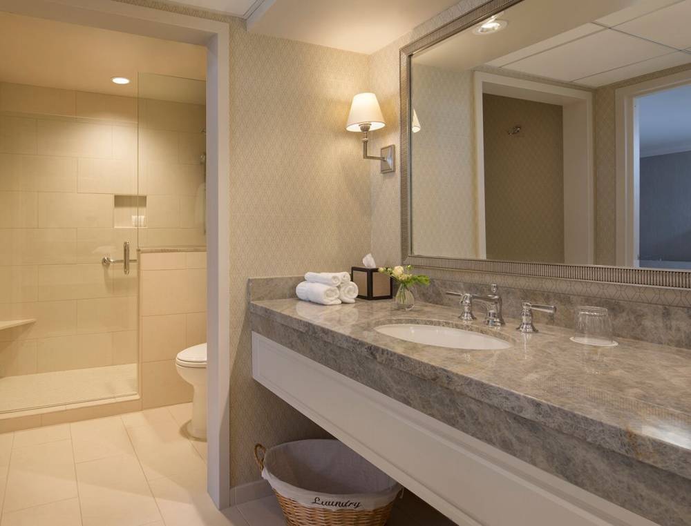 La Grande Suite Bathroom