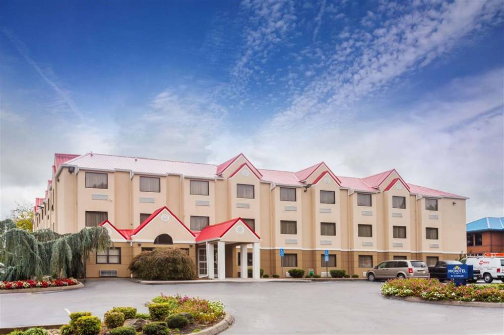 Microtel Inn & Suites By Wyndham Knoxville 2