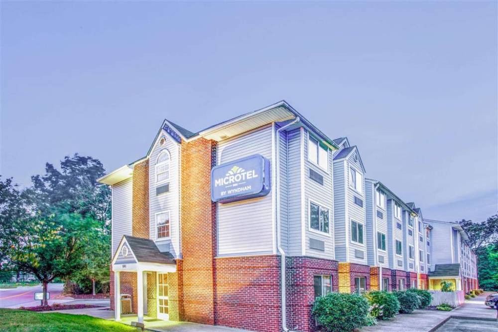 Microtel Inn & Suites By Wyndham Newport News Airport 2