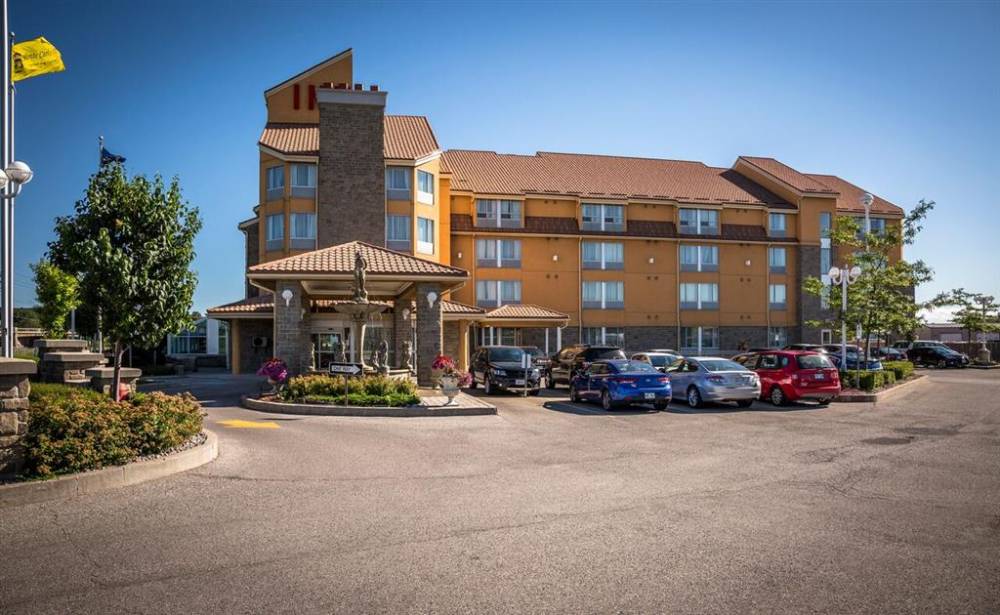 Monte Carlo Inn Barrie Suites 2