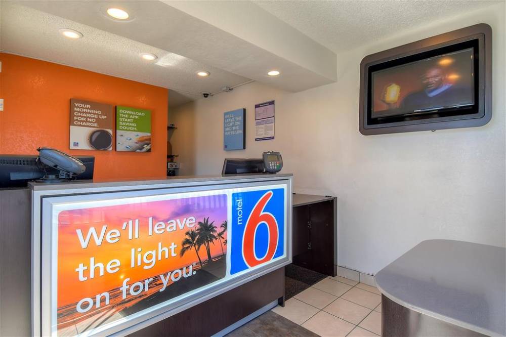 Motel 6 Los Angeles-long Beach 3