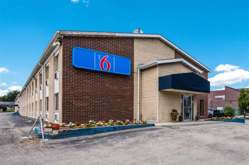 Motel 6 Madison East 1