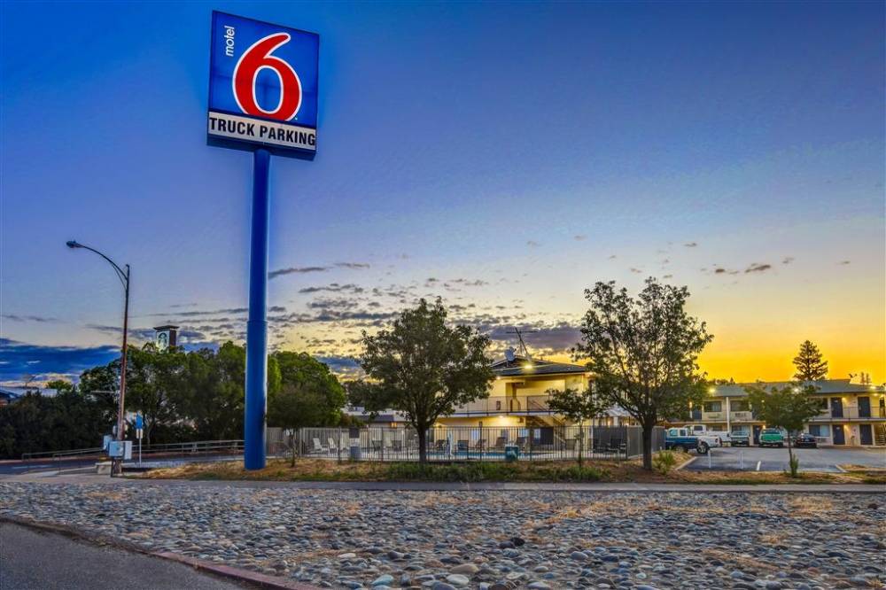 Motel Red Bluff Exterior