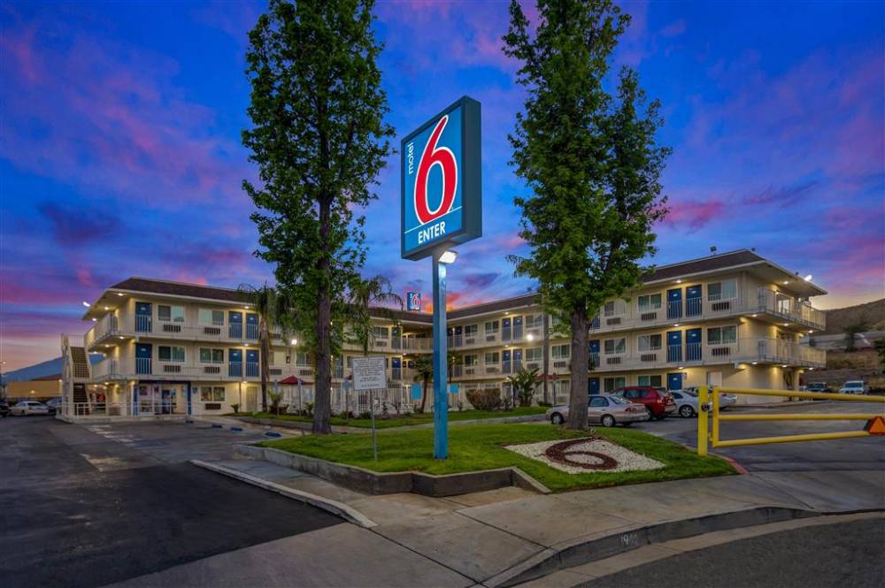 Motel San Bernardino exterior