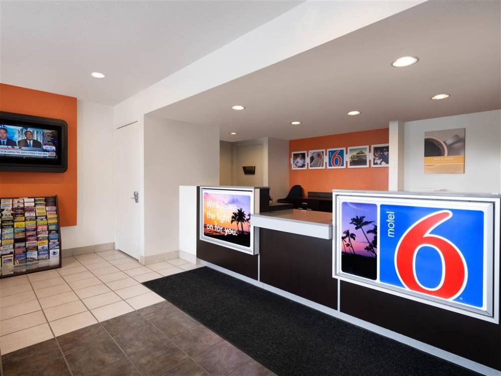 Motel 6 Santa Maria 2