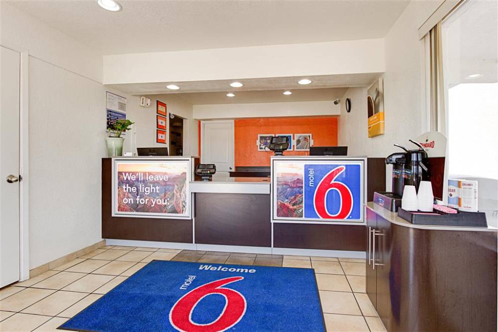 Motel 6 Scottsdale South 2