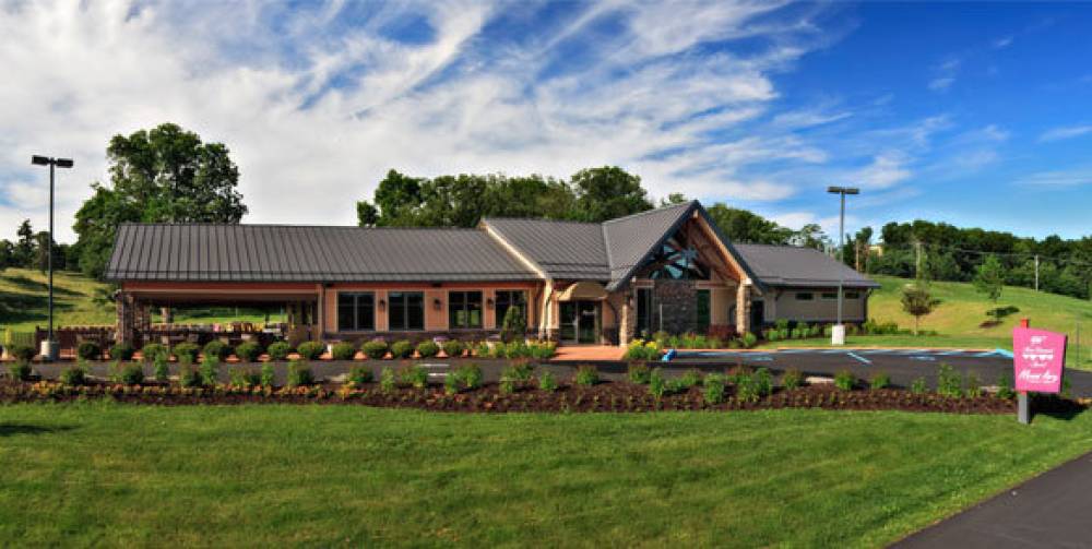 Golf Clubhouse and Proshop