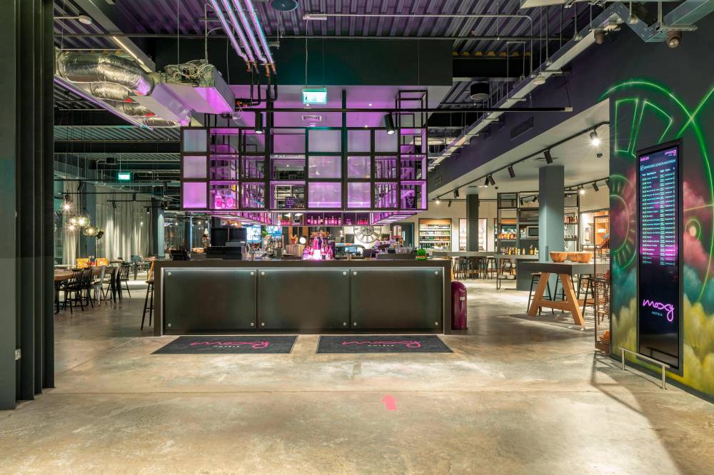 Moxy London Heathrow Airport 4