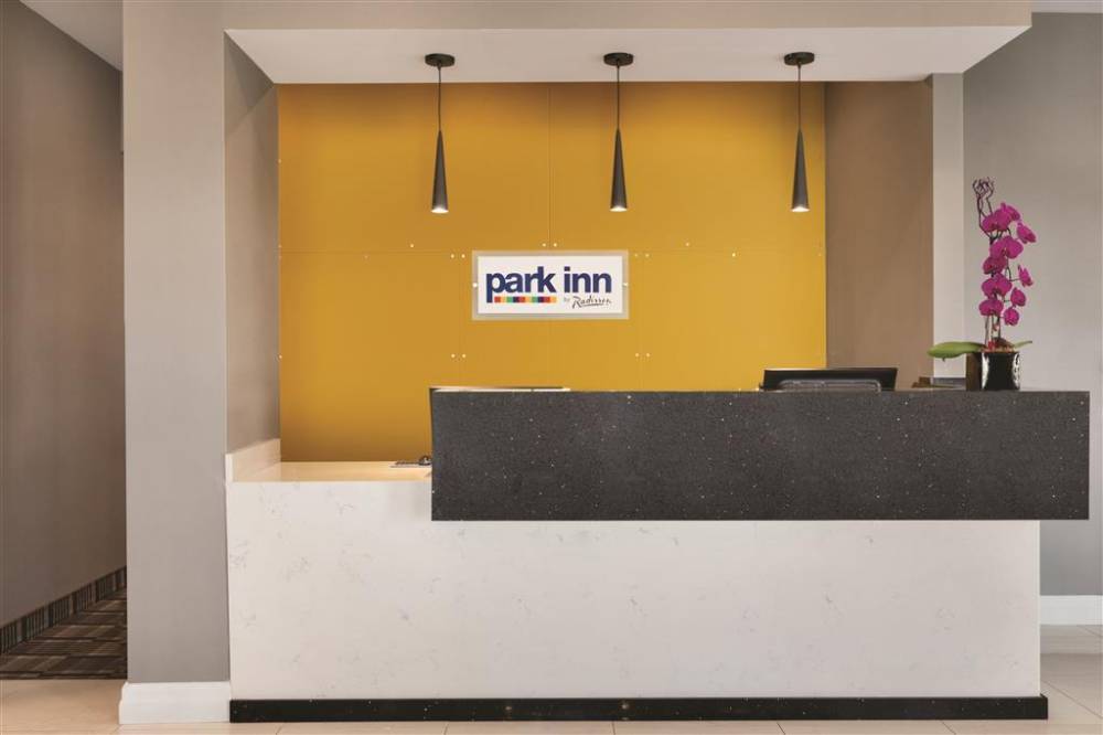 Park Inn Brampton On 2