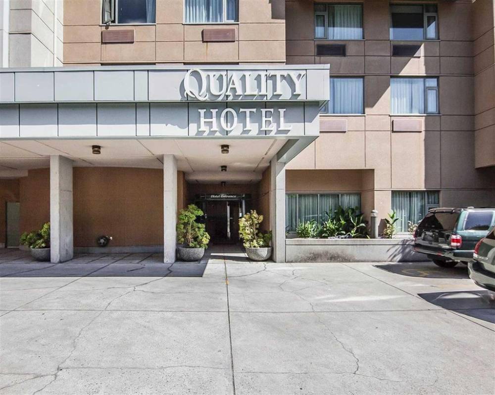 Quality Hotel Airport South in Richmond, BC