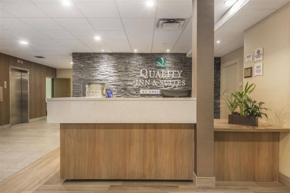 Quality Inn And Suites Downtown 4