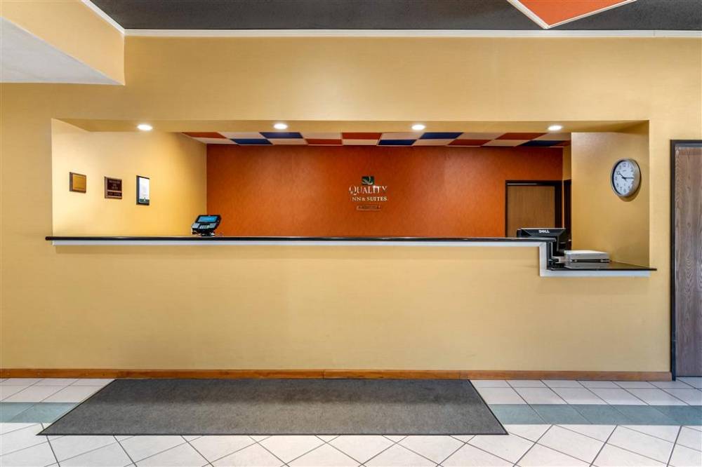 Quality Inn And Suites Lenexa Kansas Cit 3