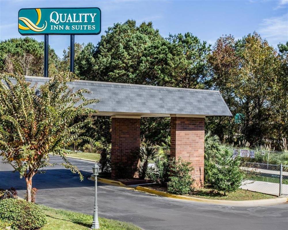 Quality Inn And Suites 2