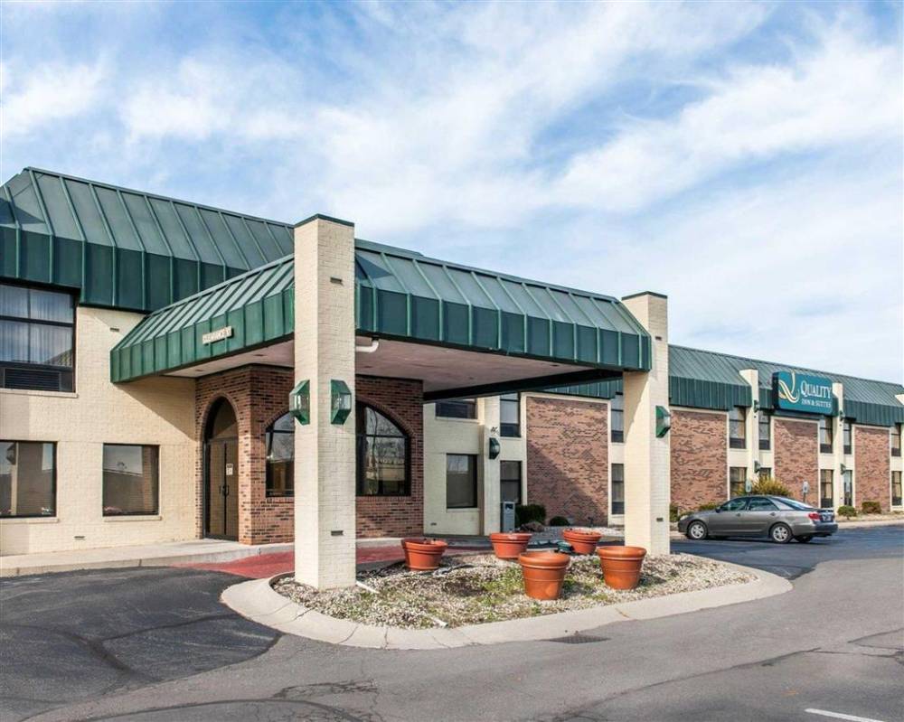 Quality Inn & Suites hotel in Shelbyville, IN