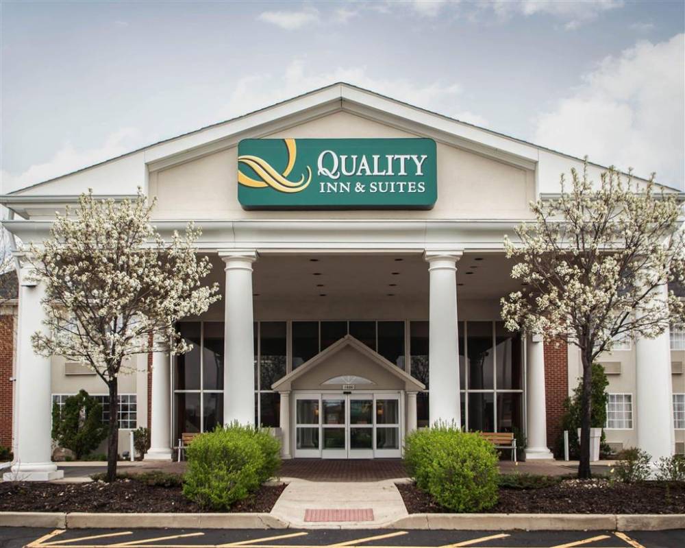 Quality Inn And Suites St Charles -west Chicago 3