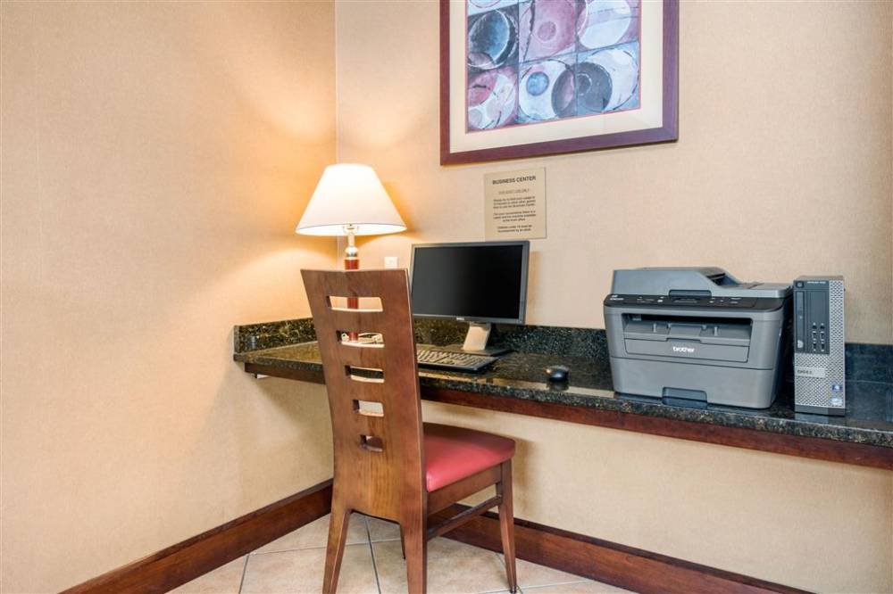 Quality Inn And Suites Tarpon Springs South 7