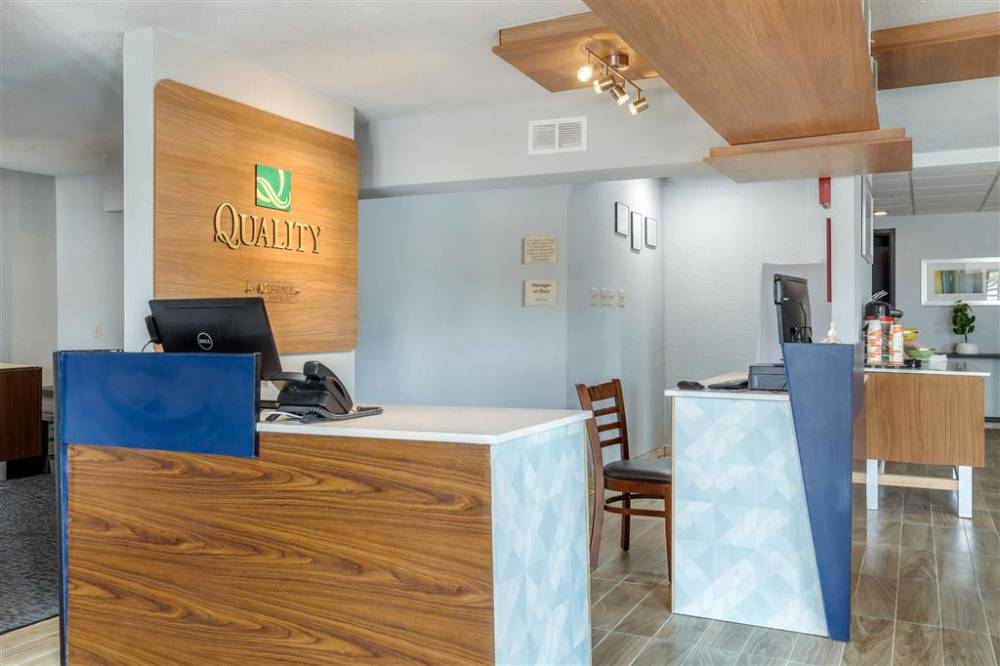 Quality Inn Downtown - Near Market Square 4