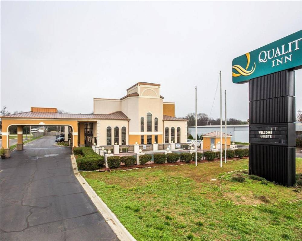 Quality Inn hotel in Bennettsville, SC