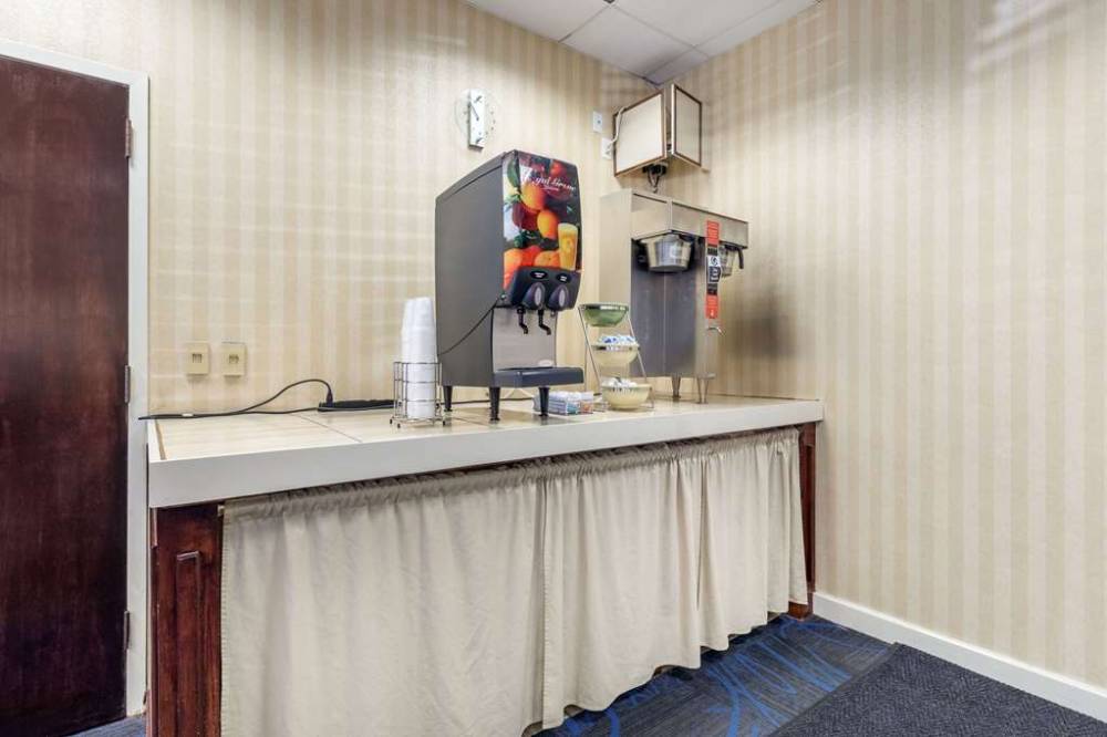 Quality Inn Tysons Corner 9