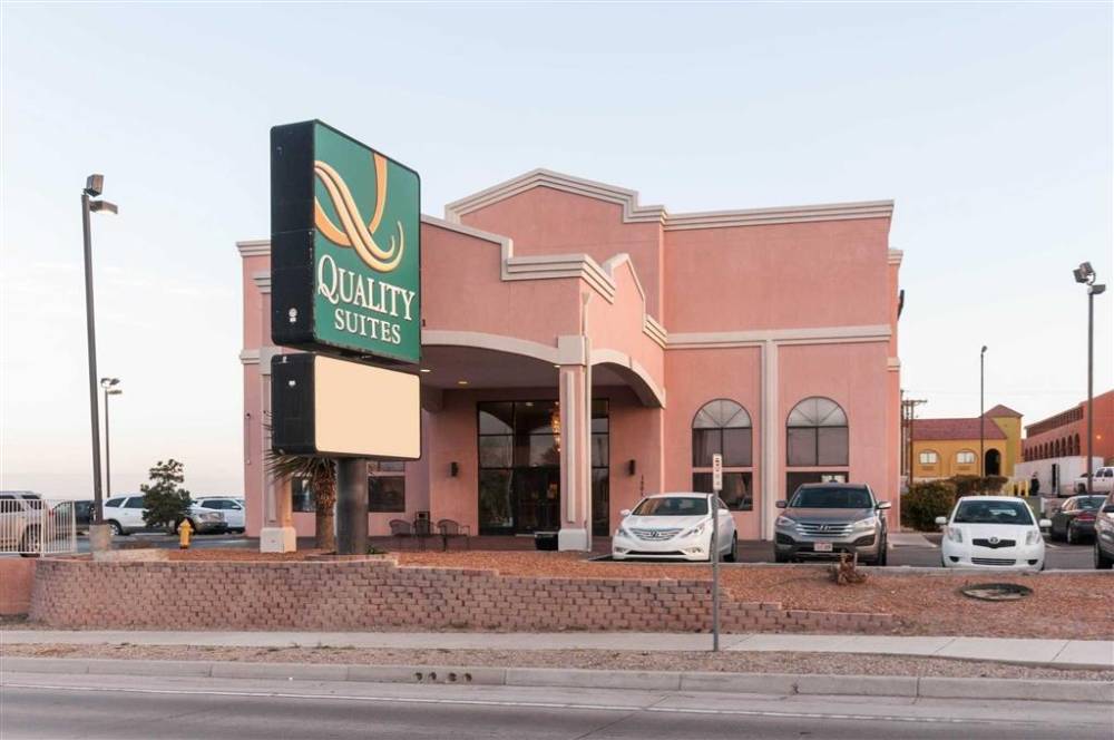 Quality Suites Hotel In Albuquerque New Mexico