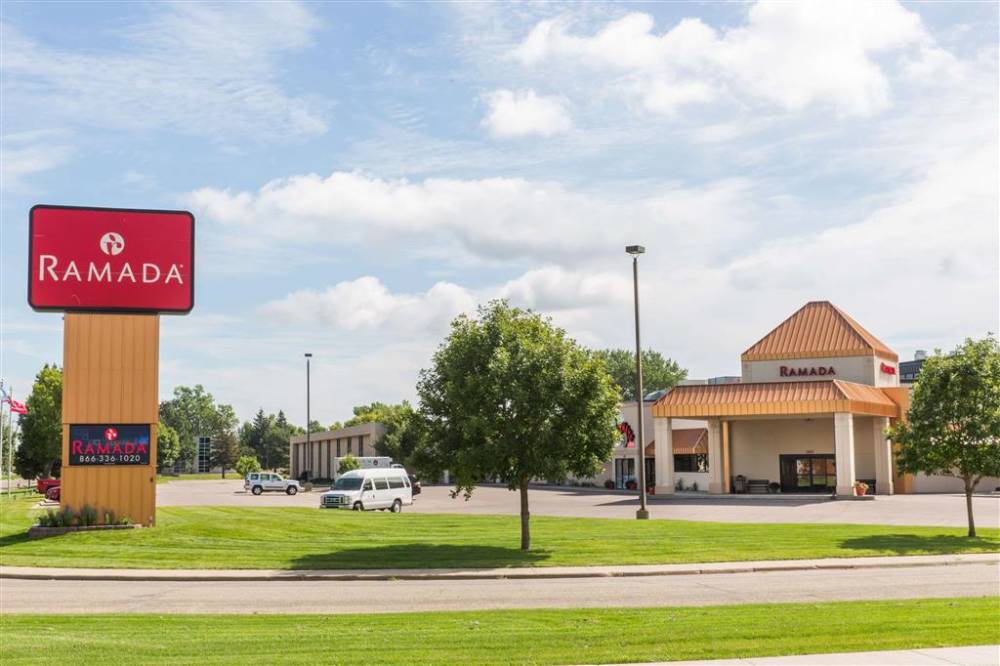 Welcome to the Ramada Sioux Falls Airport Hotel