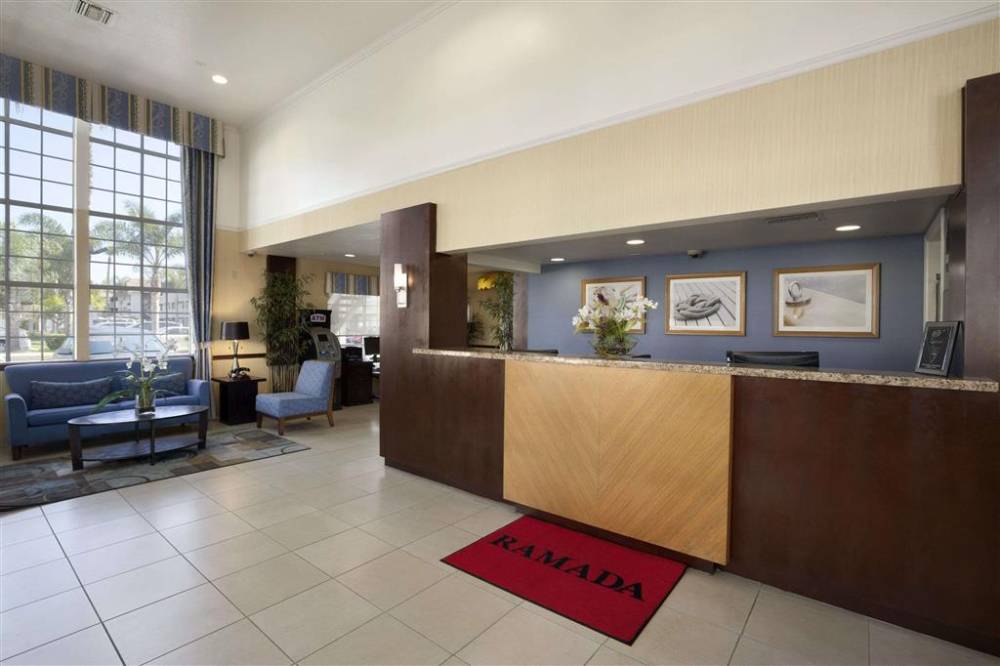 Ramada By Wyndham Costa Mesa/newport Beach 4