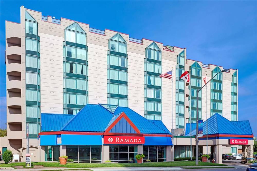 Ramada By Wyndham Niagara Falls/fallsview 2