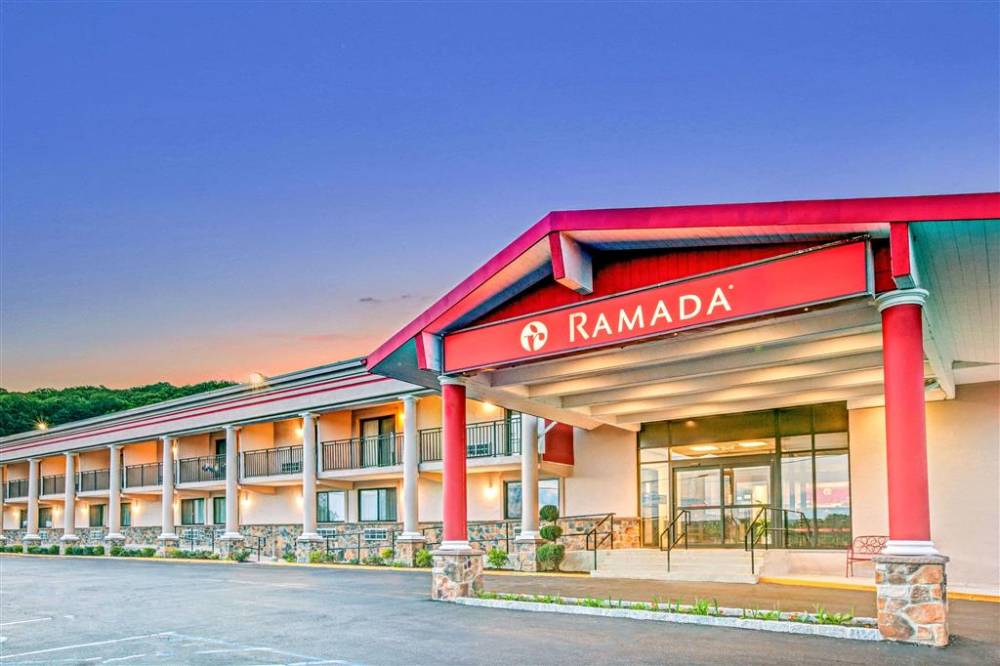 Ramada By Wyndham Rockaway 2