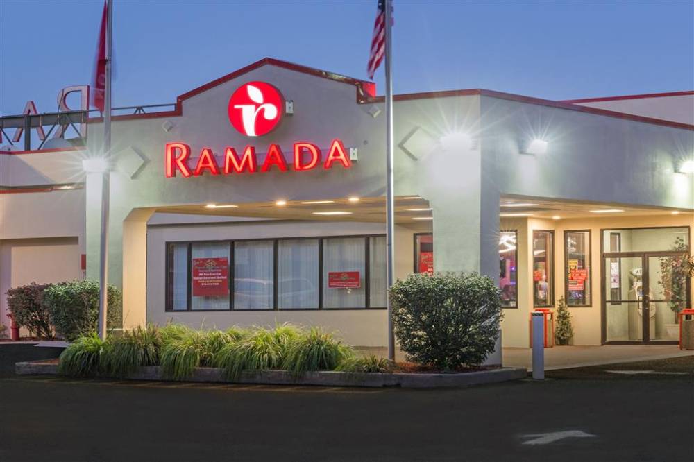 Ramada By Wyndham Yonkers / Westchester 2