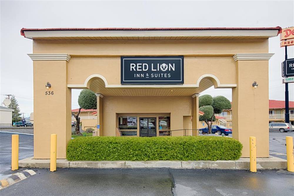 Red Lion Inn & Suites Redding