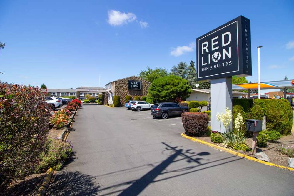 Redlion Inn  Suites Vancouver 3