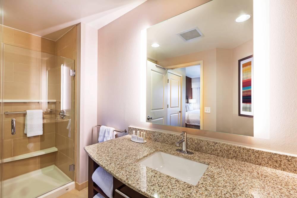 Suite Bathroom