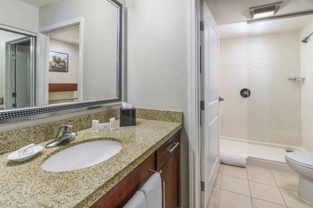 Suite Bathroom