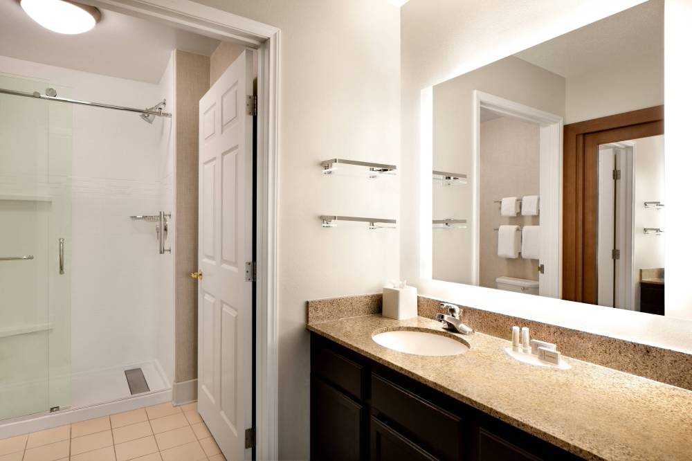 Suite Bathroom