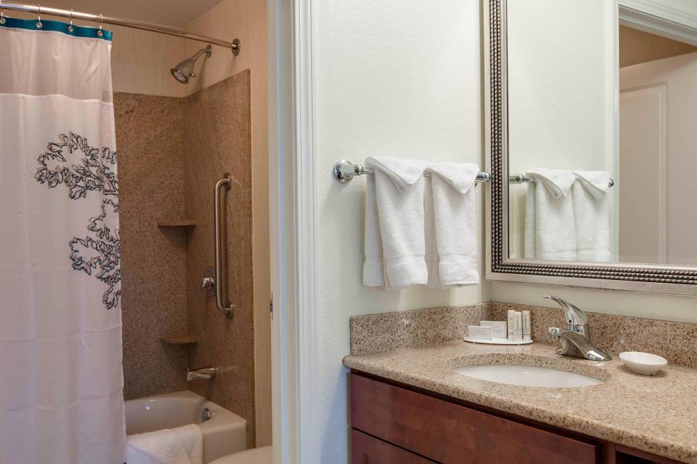 Suite Bathroom