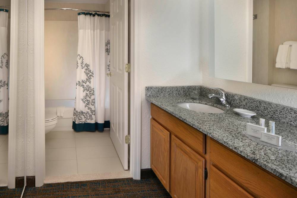 Suite Bathroom