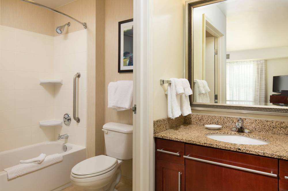 Suite Bathroom