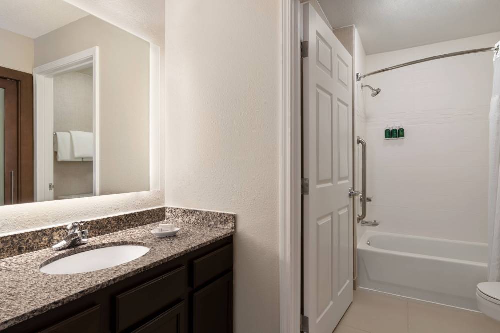 Suite Bathroom